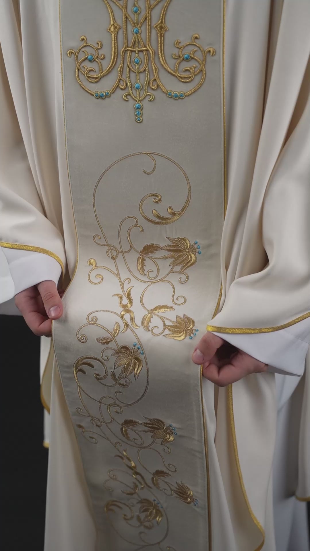 Ornát liturgický Mariánsky s zamatovým pásom vo farbe ecru