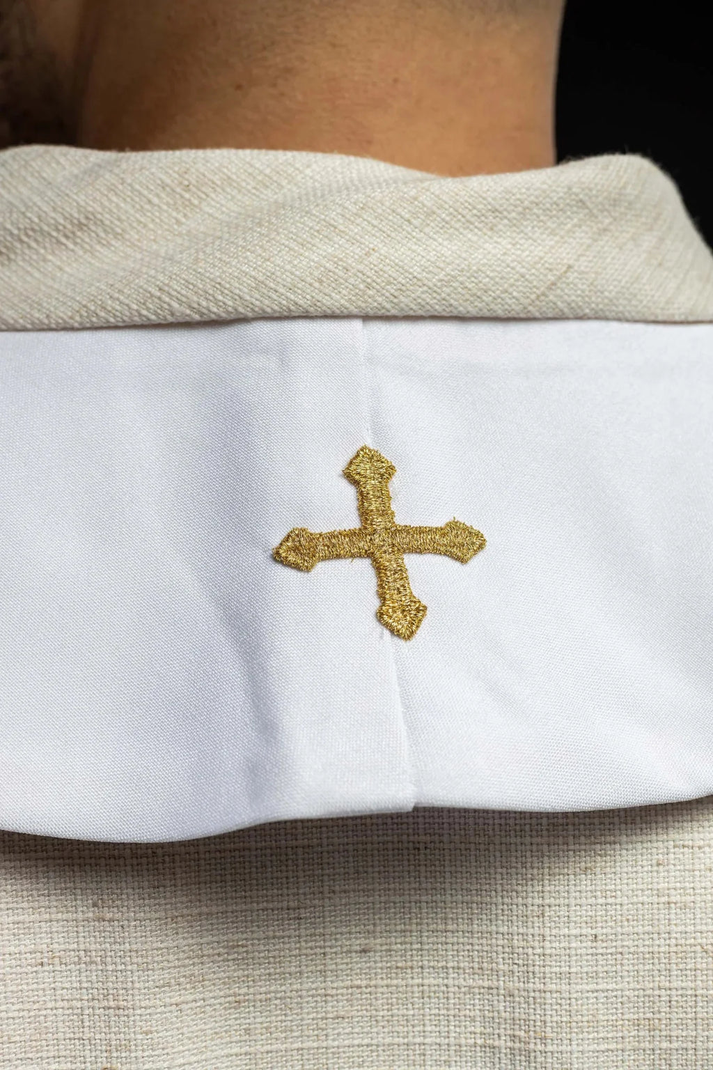 Stuła kapłańska biała haftowana motyw Maryjny z koroną